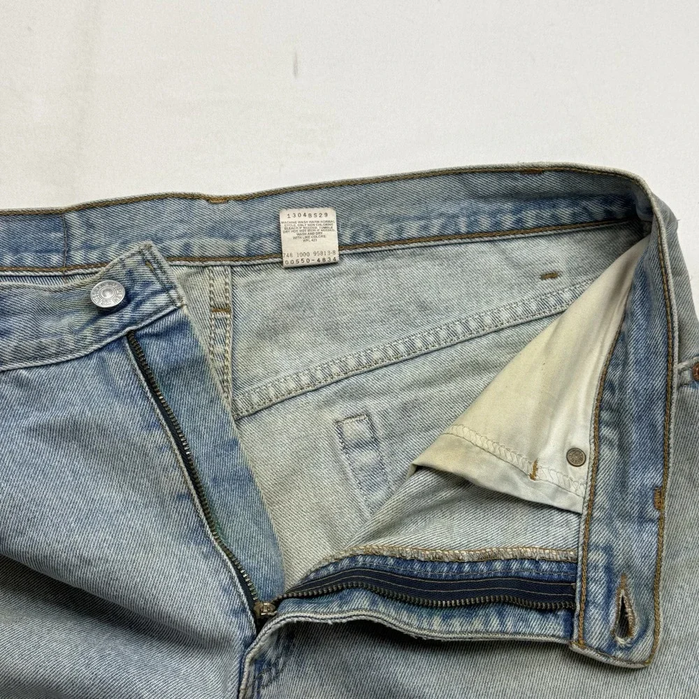 Vintage Levi's 550 Jeans Men's fit 34x32 Blue Y2K‎  Heavily Stained Out Whisker